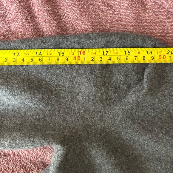 Universal Standard Wool Gray Turtleneck Sweater size Small - Picture 9 of 9